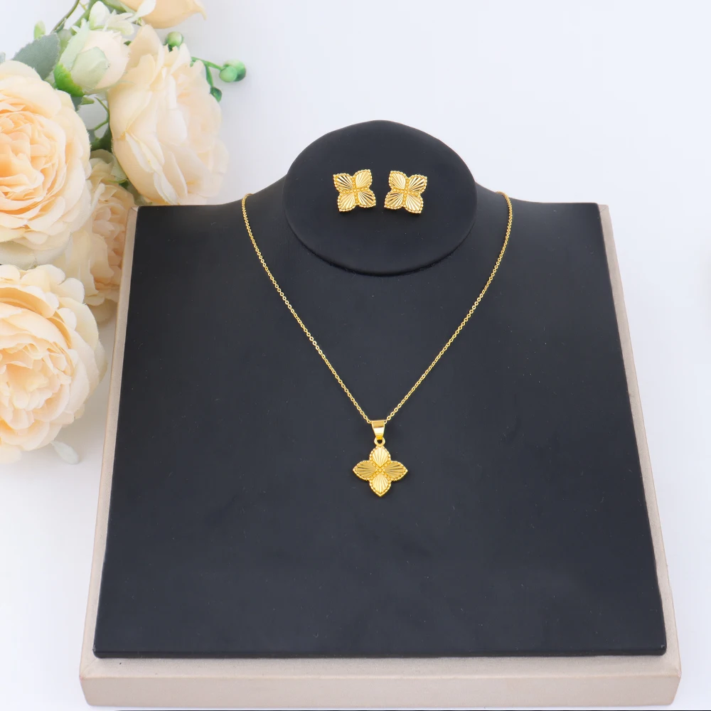 Goldfarbenes Glücksklee-Anhänger-Halsketten-Ohrring für Frauen, feines Edelstahl-Schmuckset für Hochzeit, neue prägnante Partygeschenke – Detail 5