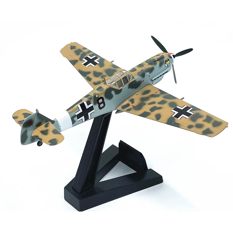 

Luftwaffe 109E Militarized Combat Fighter Aircraft Plastic Model 1:72 Scale Toy Gift Collection Simulation Display Decoration