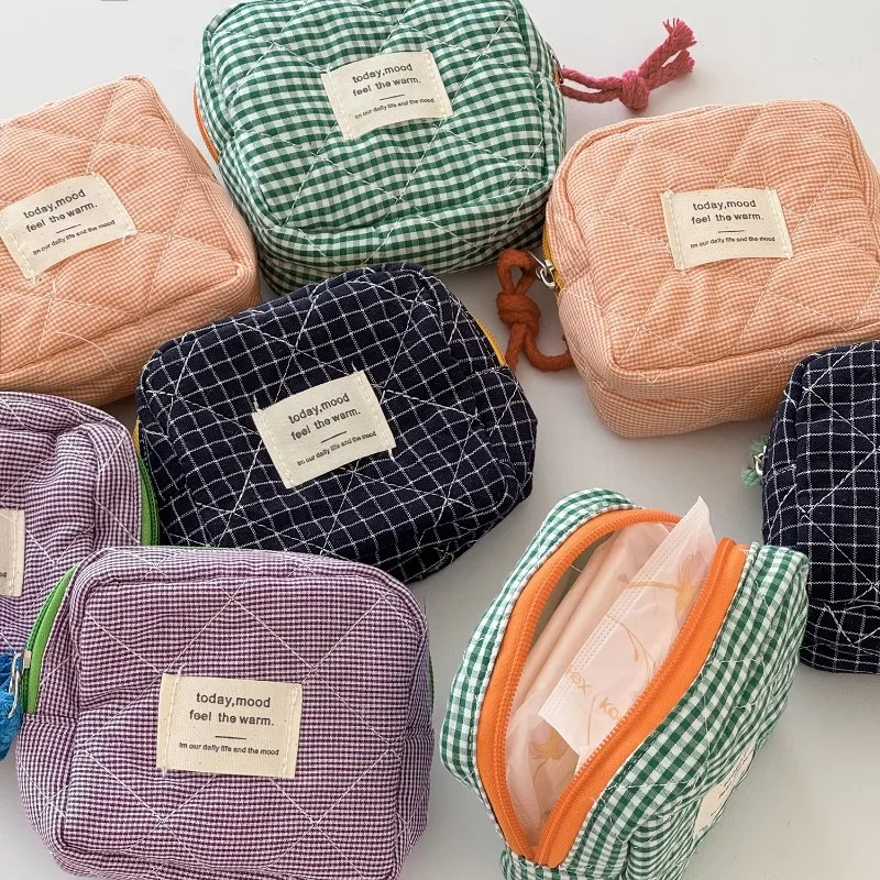 Classic Plaid Portable Change Bag High Value Niche Ins Wind Contrasting Color Storage Aunt Towel Bag for Stylish Organizing