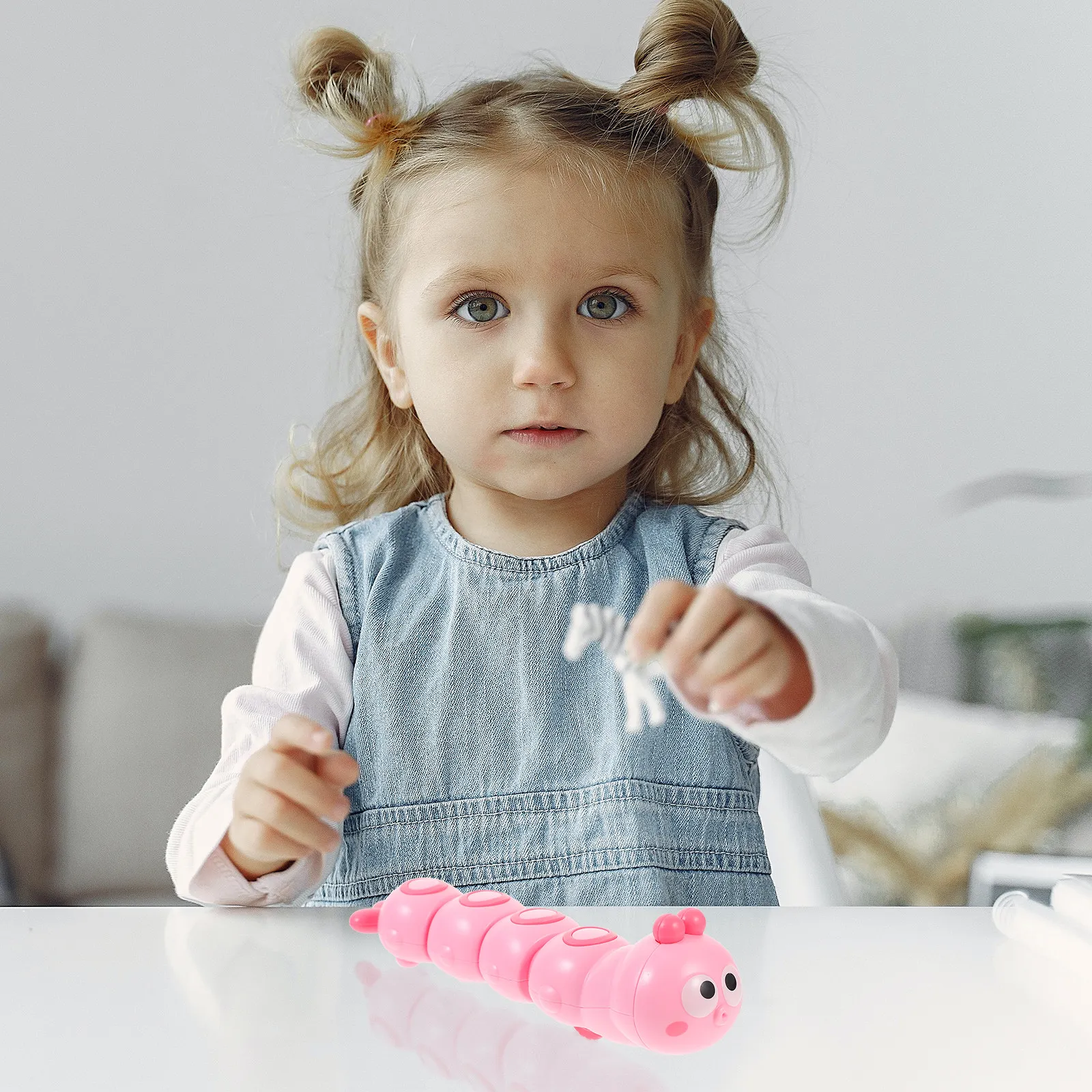 

Wind Up Caterpillar Cartoon Clockwork Funny Compact Design Party Favor Kids Gift Home Decoration Christmas Easter
