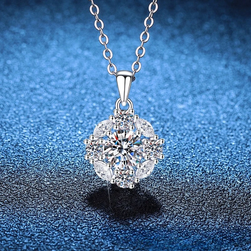 

New S925 Silver Moissanite Necklace Rose Fragrance Luxury Clavicle Chain 1 Carat Moissanite Necklace Wedding Jewelry