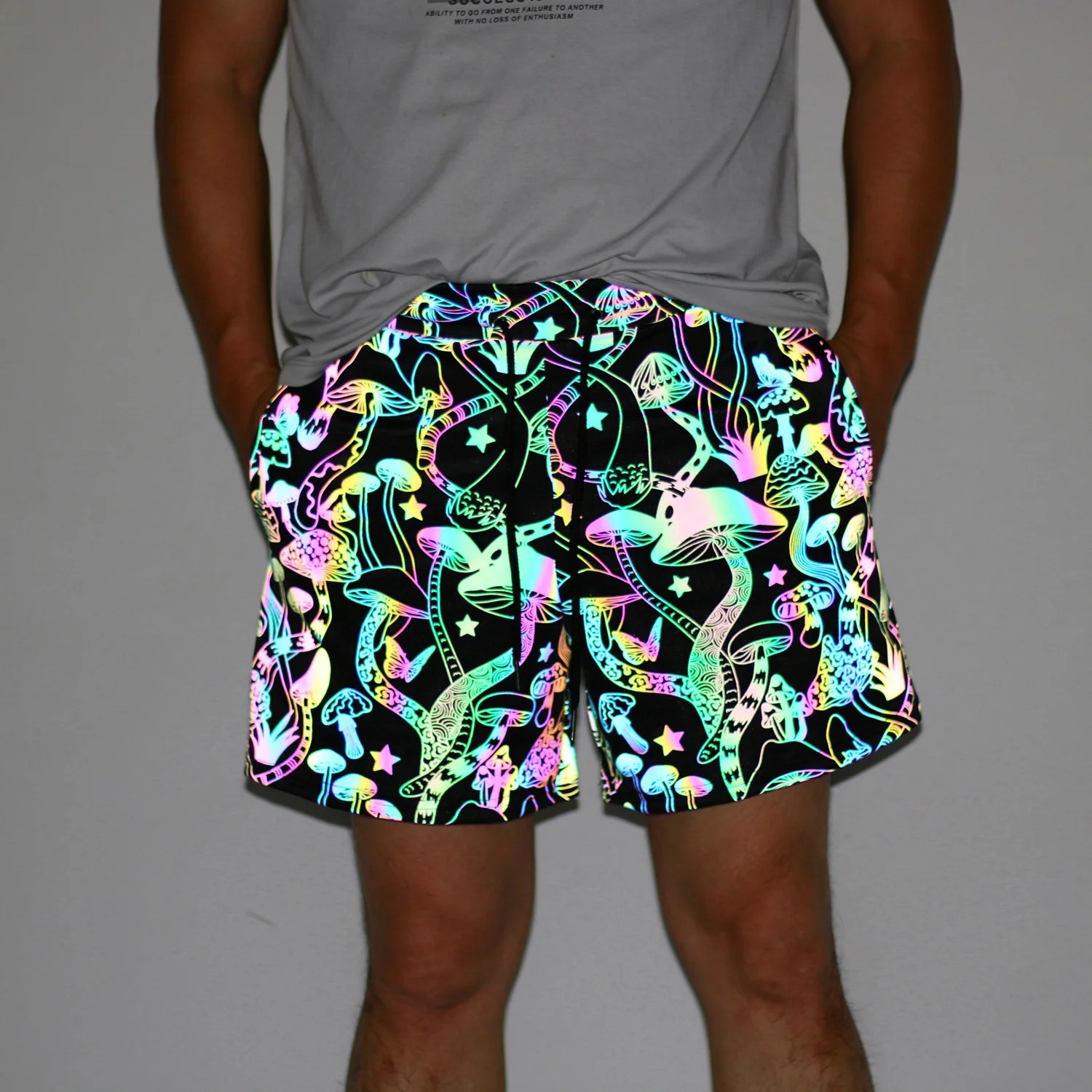 

Mens Reflective Shorts Night Reflect Light Colorful Snake Tiger Mushroom Pattern Summer Streetwear Hip Hop Short Pants Male