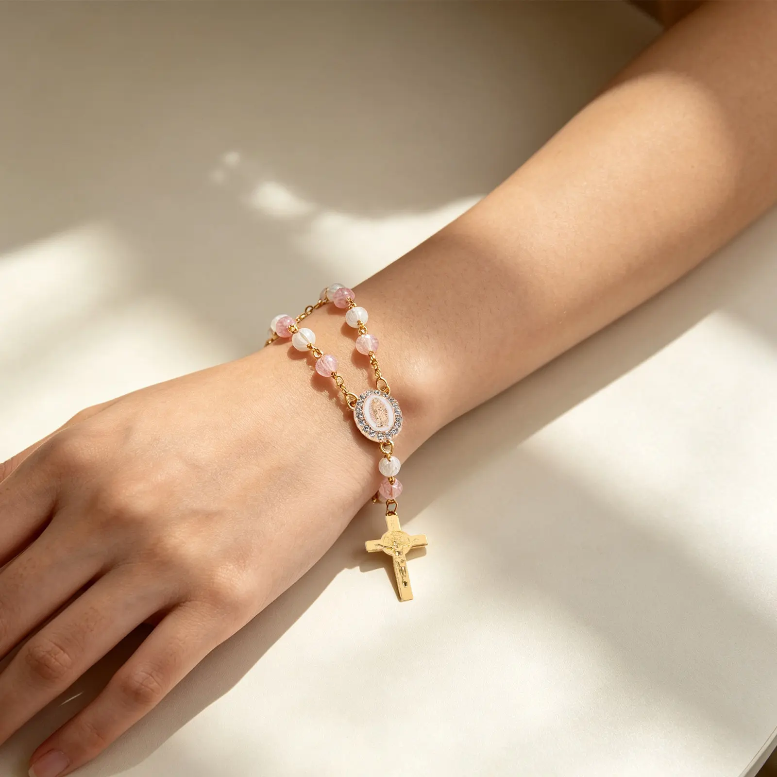 Crystal Alloy Virgin Mary Car Rosary Hanging Pendant, Steering Wheel Rosary Charm with Cross Religious Prayer Chain Interior