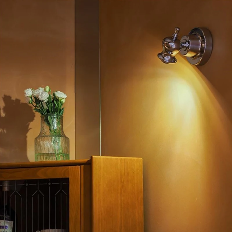 

Entrance sign, wall lamp, bedside lamp, retro antique style, coffee shop atmosphere lamp at the entrance of the foyer