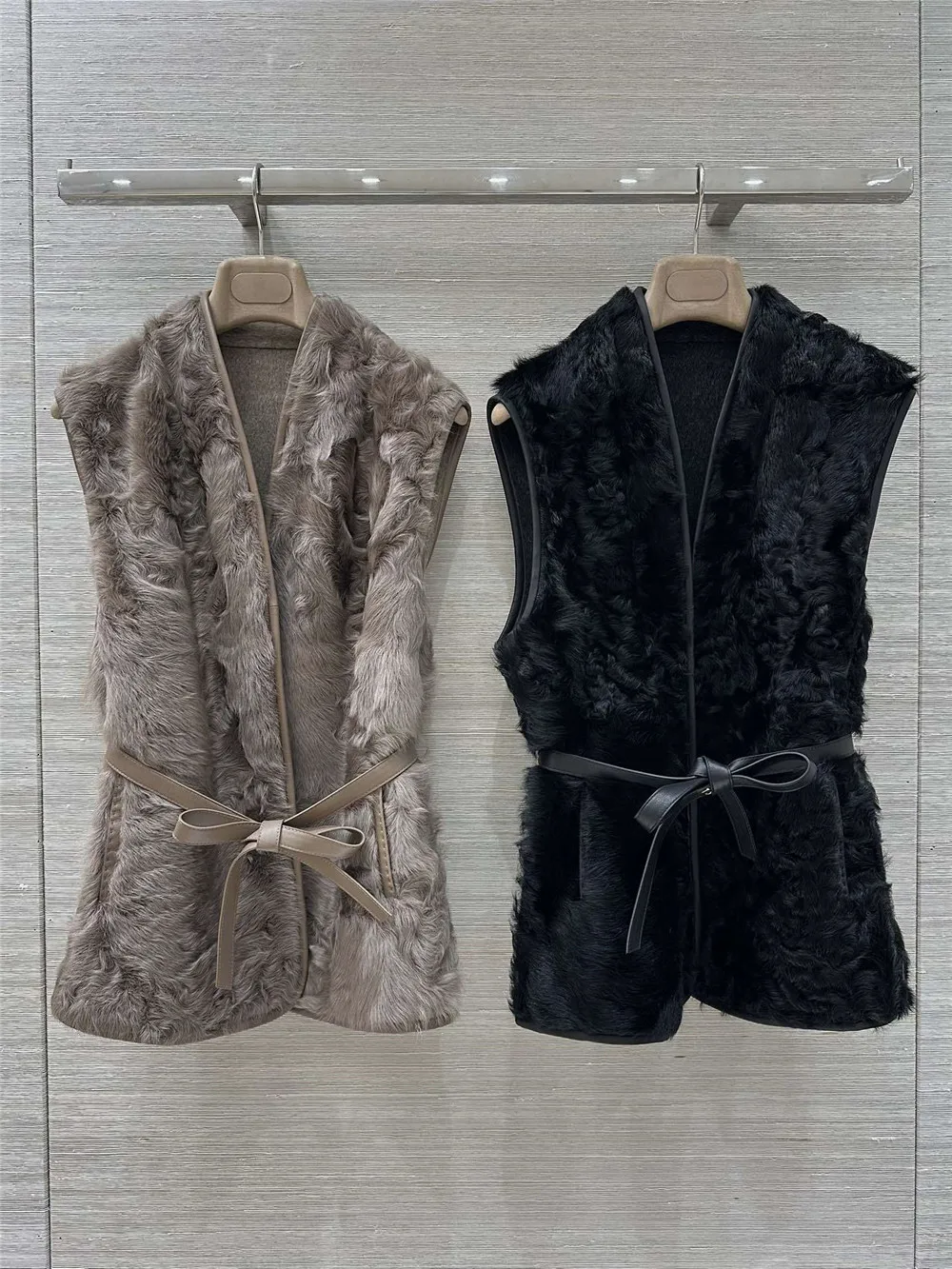 

2025 Winter New V-neck Style Fashionable and Skinny Strap Soft Wool Blended Knitted Women's Vest