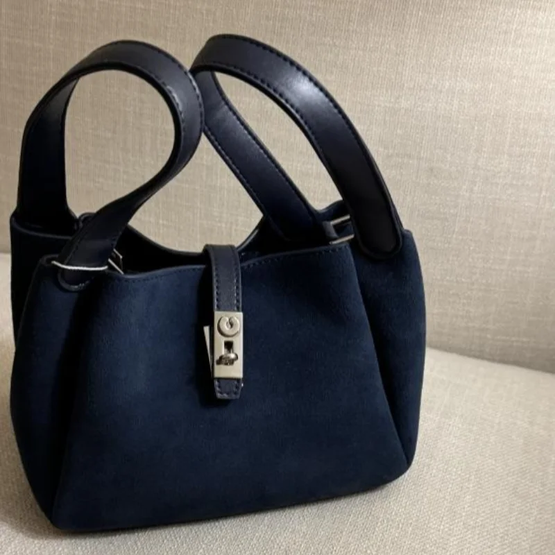 

Luxury Suede Bucket Bag With Silver Buckle Design Women Handbag Brand Vegetable Basketbag Highend Hardware Elegant Crossbody Bag