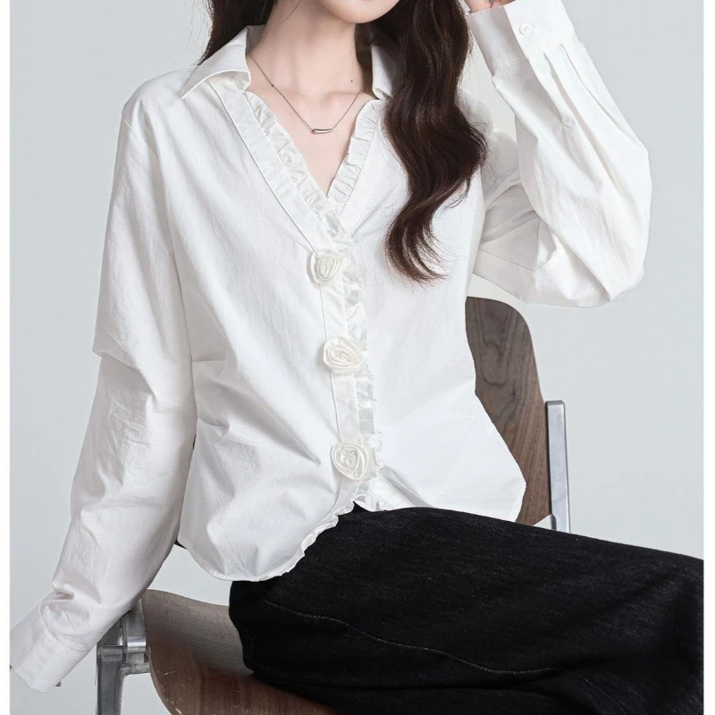 

Black Fungus Edge Design, Flower Button Long Sleeved Shirt, Women's Spring Temperament Collection, V-neck Shirt Top