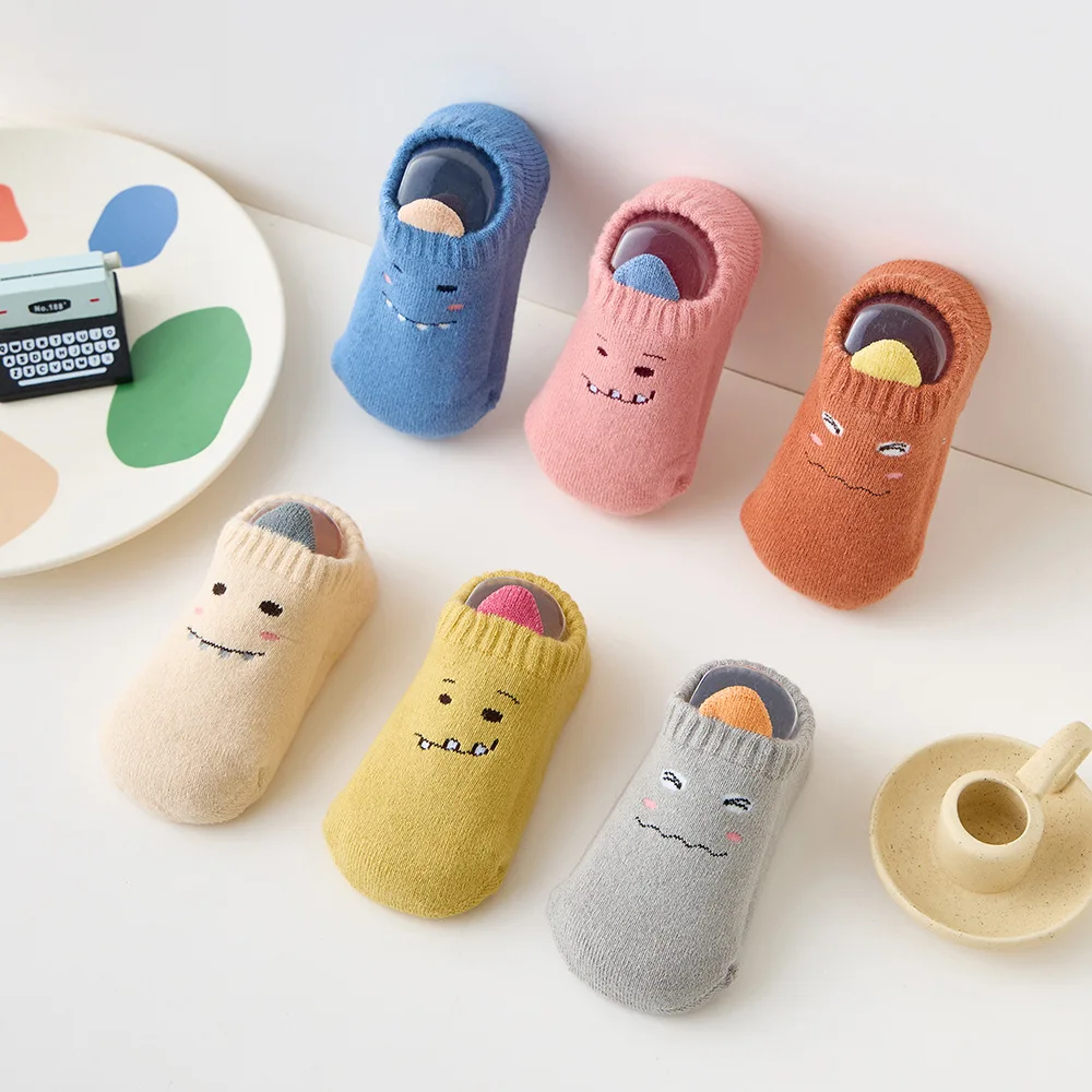 Autumn Winter Cotton Baby Socks New Soft Cute Expression Prewalker Sock For Newborn Girls Boys Infant Knitting Hairband Socks