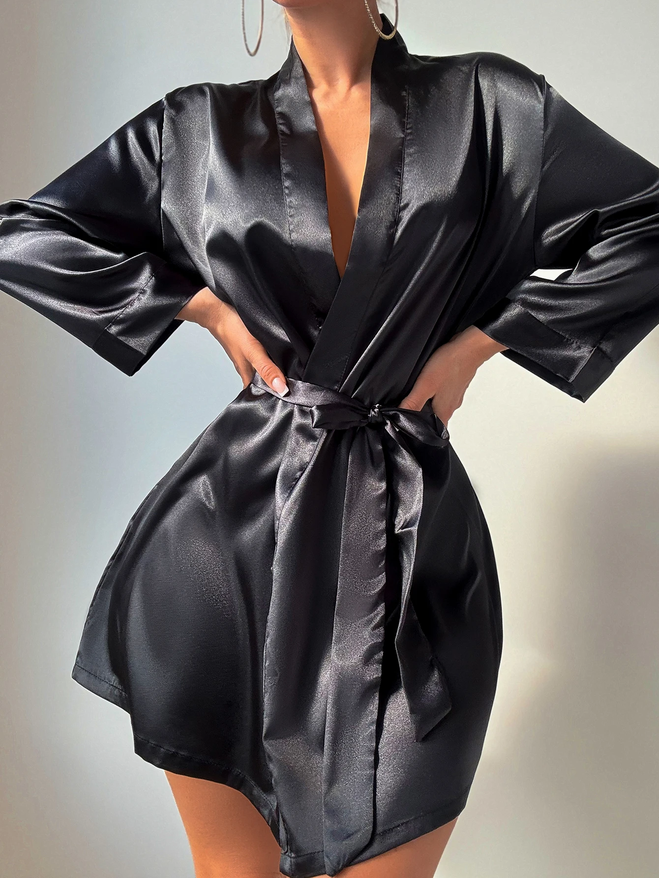

Classic Elegant V-Neck Belted Solid Color Women's Sleepwear Vintage Stylish Robe for Ladies