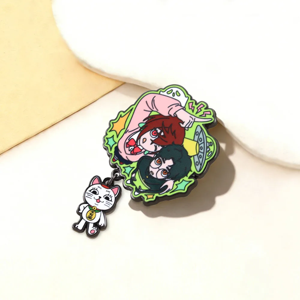 Dan Da Dan Ayase Momo Takakura Ken Okarun Turbo Granny Power Emaille-Pin Manga Glückskatze Anhänger Brosche Cartoon-Fan-Geschenk Abzeichen A – Detail 7