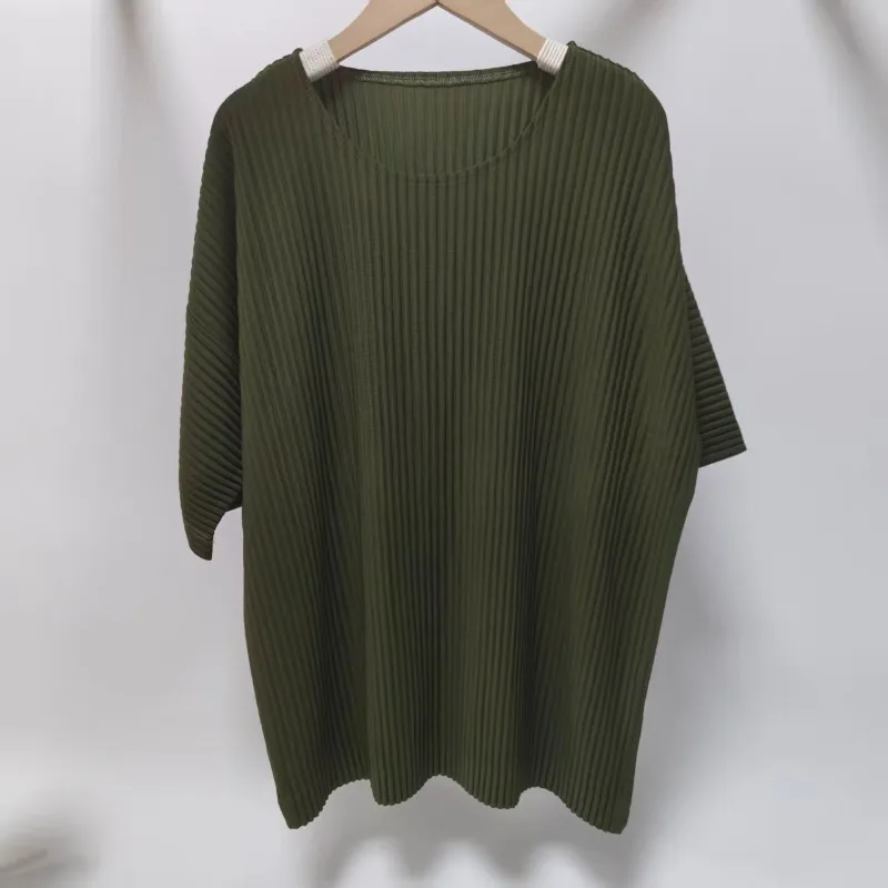 

Miyake Pleated Classic Solid Color Short Sleeve T-Shirt plisse 2026 Summer Men's Round Neck Top Loose Casual Solid Color T-Shirt