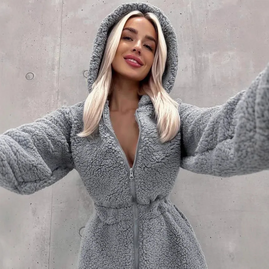 ชุดบอดี้สูทผู้หญิง ผ้ามันวาว หรูหรา ระยิบระยับ วิบวับ ประกายเงา เมทัลลิก เหมาะสำหรับงานเทศกาล ไนต์คลับ เวทีเต้นรำ ปาร์ตี้ยามค่ำคืน เซ็กซี่