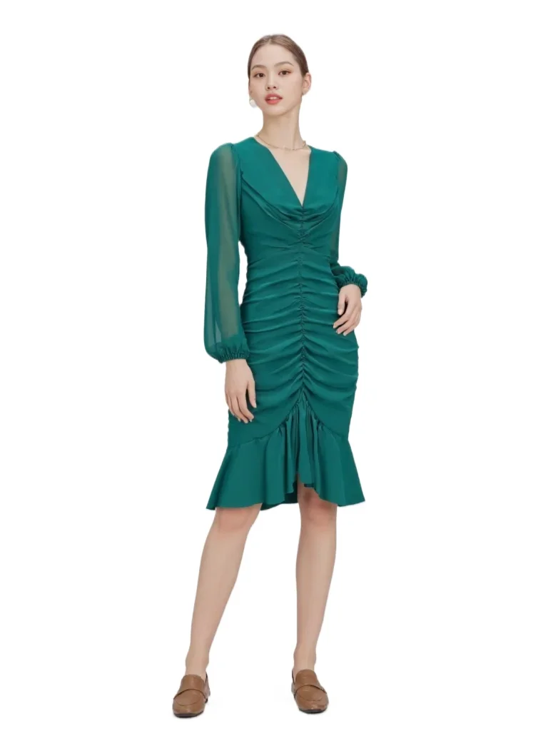 

Chic V-neck Ruched Long Dress With Long Sleeves Green
