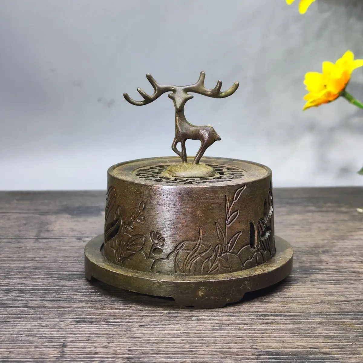 Flowers, grasses, leaves, deer, sika deer Incense Burner Statue for Tea Home Decor Ornaments