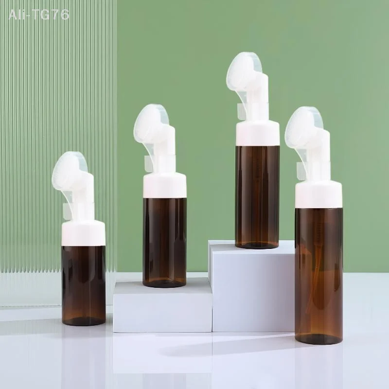 Braune Schaumseifenflasche aus Kunststoff, Gesichtsreiniger-Mousse-Pumpspender mit Silikonbürstenkopf, nachfüllbare Flasche für Shampoo