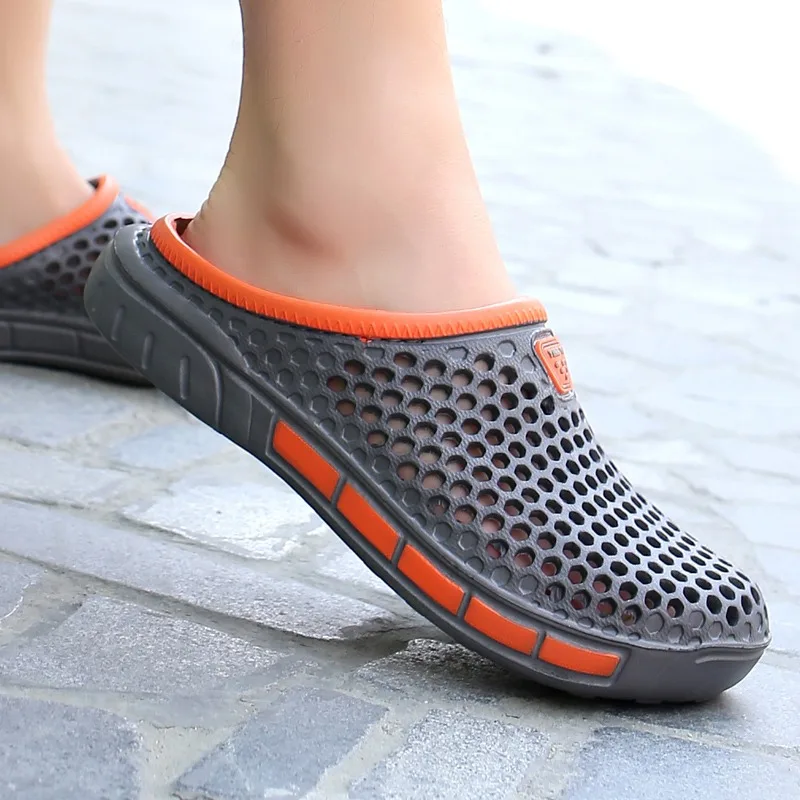 

Летние мужские пляжные сандалии, дышащие повседневные туфли с отверстиями, легкие сабо для дома и сада, уличные мужские шлепанцы, большие размеры 39-49