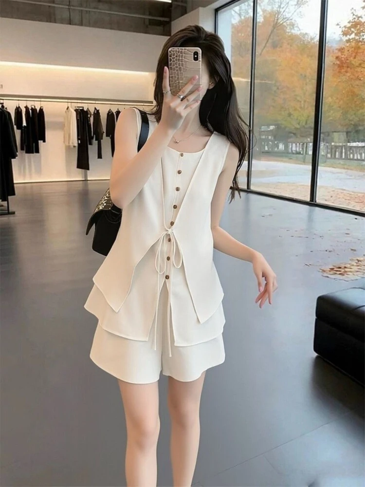 

2026 Summer Korean Style Two Piece Set Women's Round Neck Design Sense Lace up White Shirt High Waist Shorts Minimalist Set