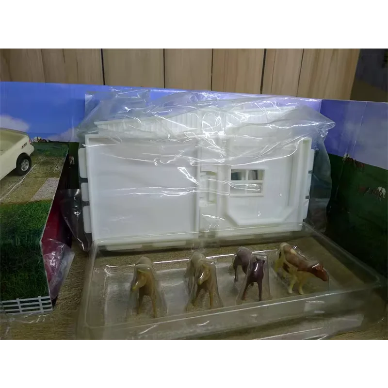 Diecast ERTL Scala 1:64 FARM TOY Trattore Fattoria Casa In Lega Modello di Auto Da Collezione Giocattolo Regalo Souvenir Display Ornamento