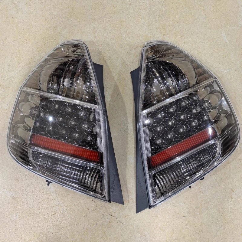 

Задний фонарь в сборе для Honda FIT JAZZ GD3 2003-2007, модифицированный, прозрачный, с указателем поворота и стоп-сигналом