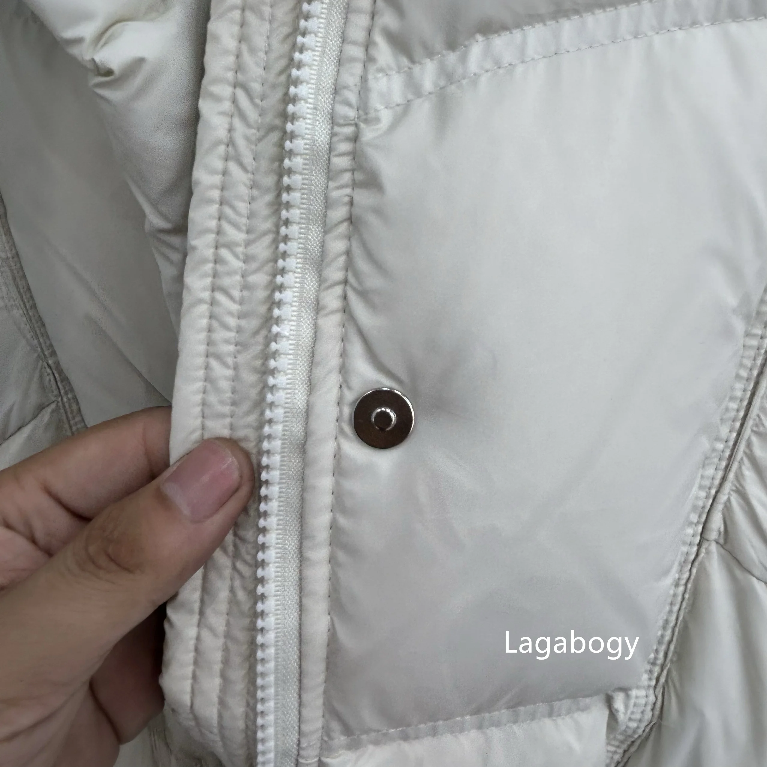 Lagabogy 2025 New Winter Thick Warm Puff Jacket Women 90% White Duck Down Coat Female Hooded Medium-length Loose Zipper Parkas