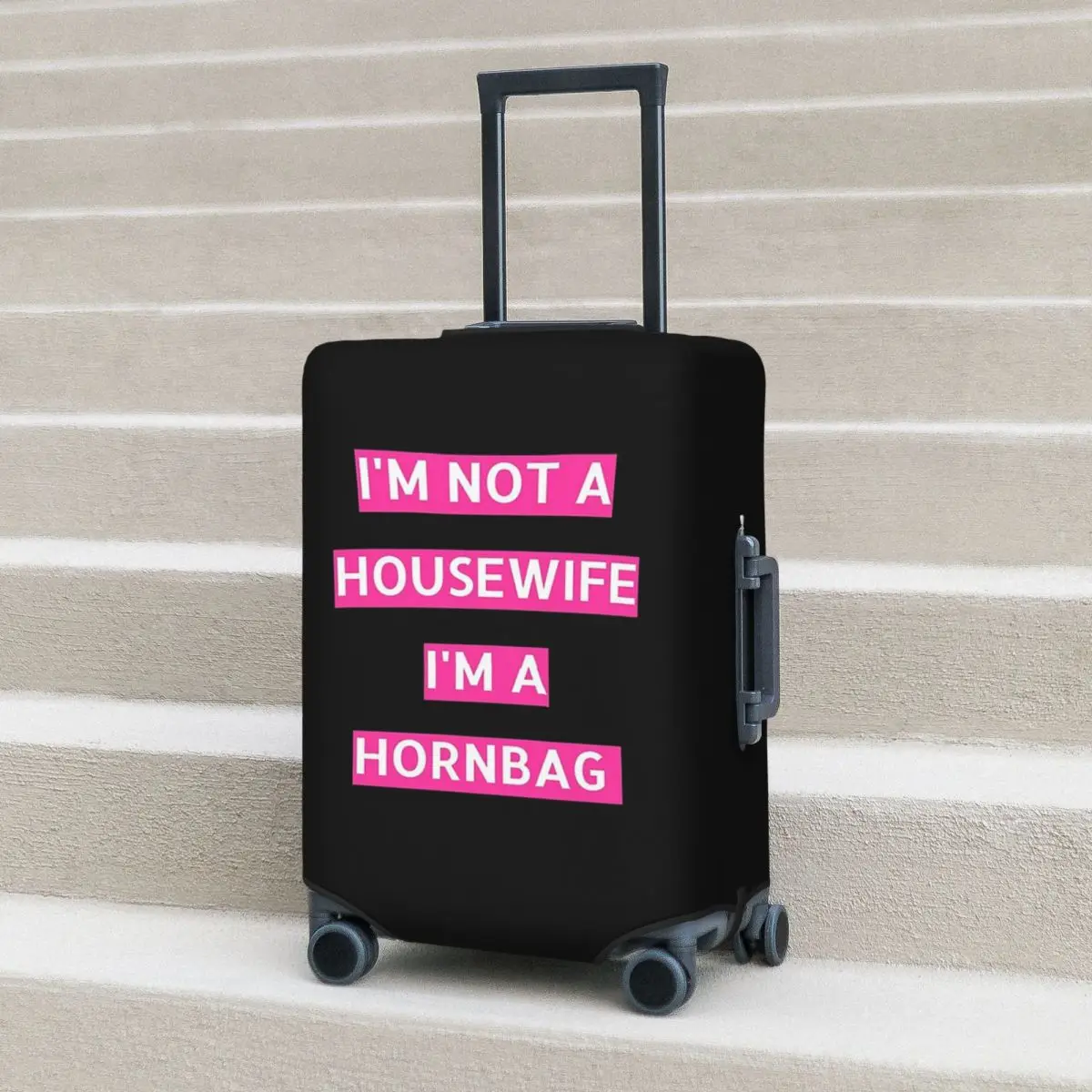 

Kath And Kim Im Not A Housewife Im A Hornbag Quote Suitcase Cover Protection Elastic Travel Luggage Protector Covers 18-32 Inch