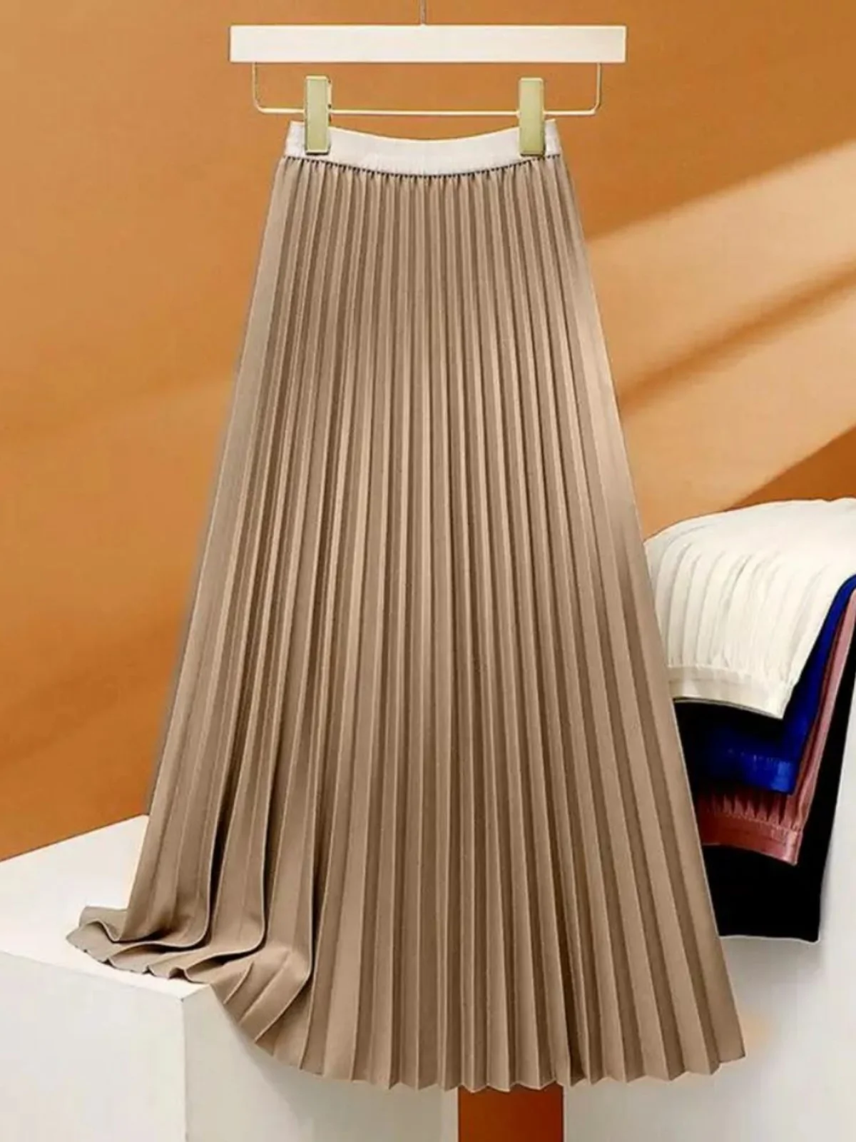 

High Waist Pure Color Midi Skirt Street Sle Polyester Fabric Folded Design Regular Thin Spring Season for Young Women