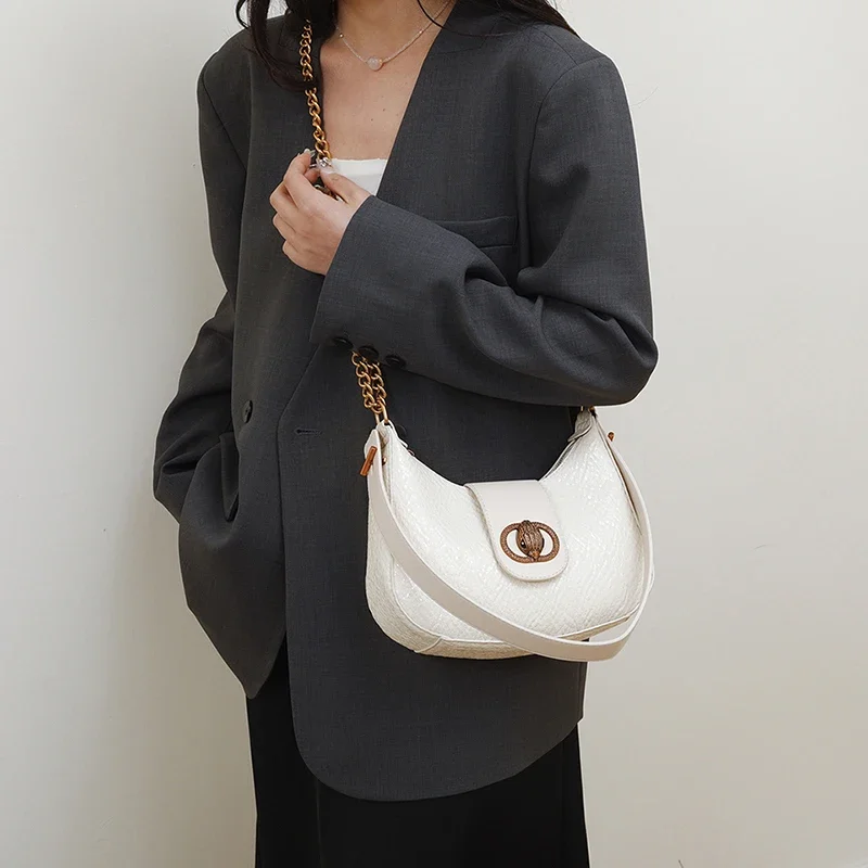 

Chic Solid Color Crossbody Handbag - Luxury Minimalist Leather Purse With Vintage Letter Logo, Trendy Commuter Tote For Women