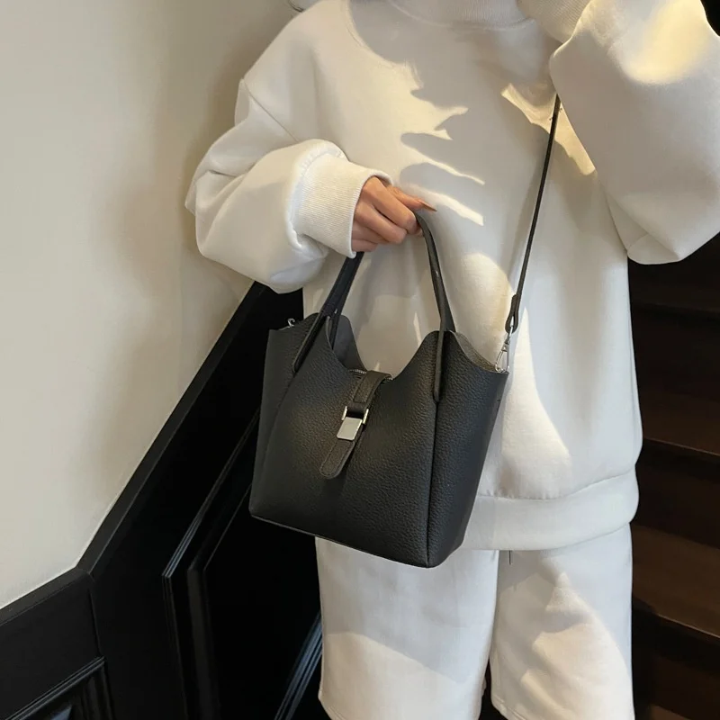 

Designer luxury bag high quality shoulder tote for women 2025 elegant fashion daily handbag