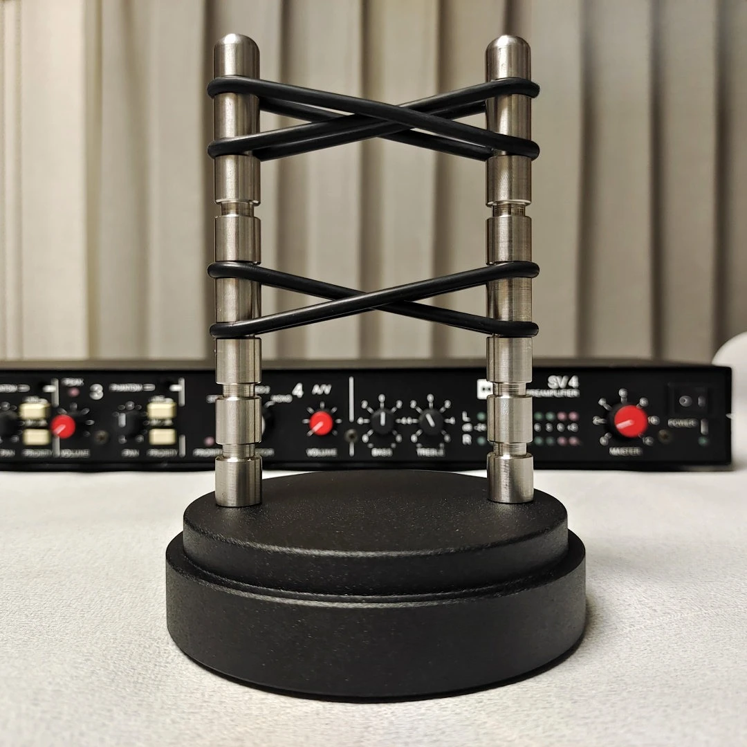 Adjustable Shock-Absorbing Hi-Fi Cable Management Rack for Power Speaker Signal Balanced Cables