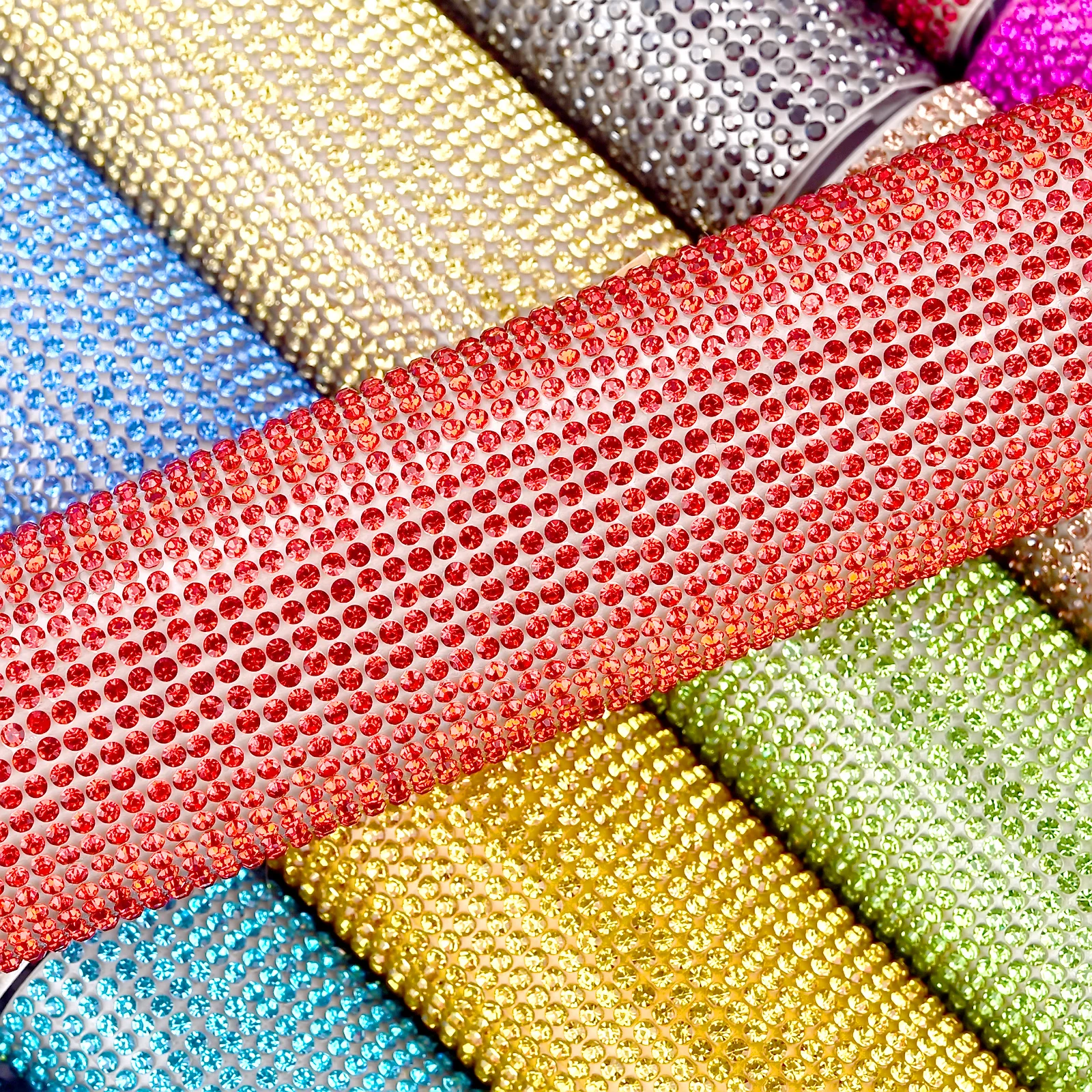 Self Adhesive Rhinestone Sticker Tape DIY Decoration Diamond Sticker For Arts Crafts DIY Car Phone Clothes Decoration 12x20cm