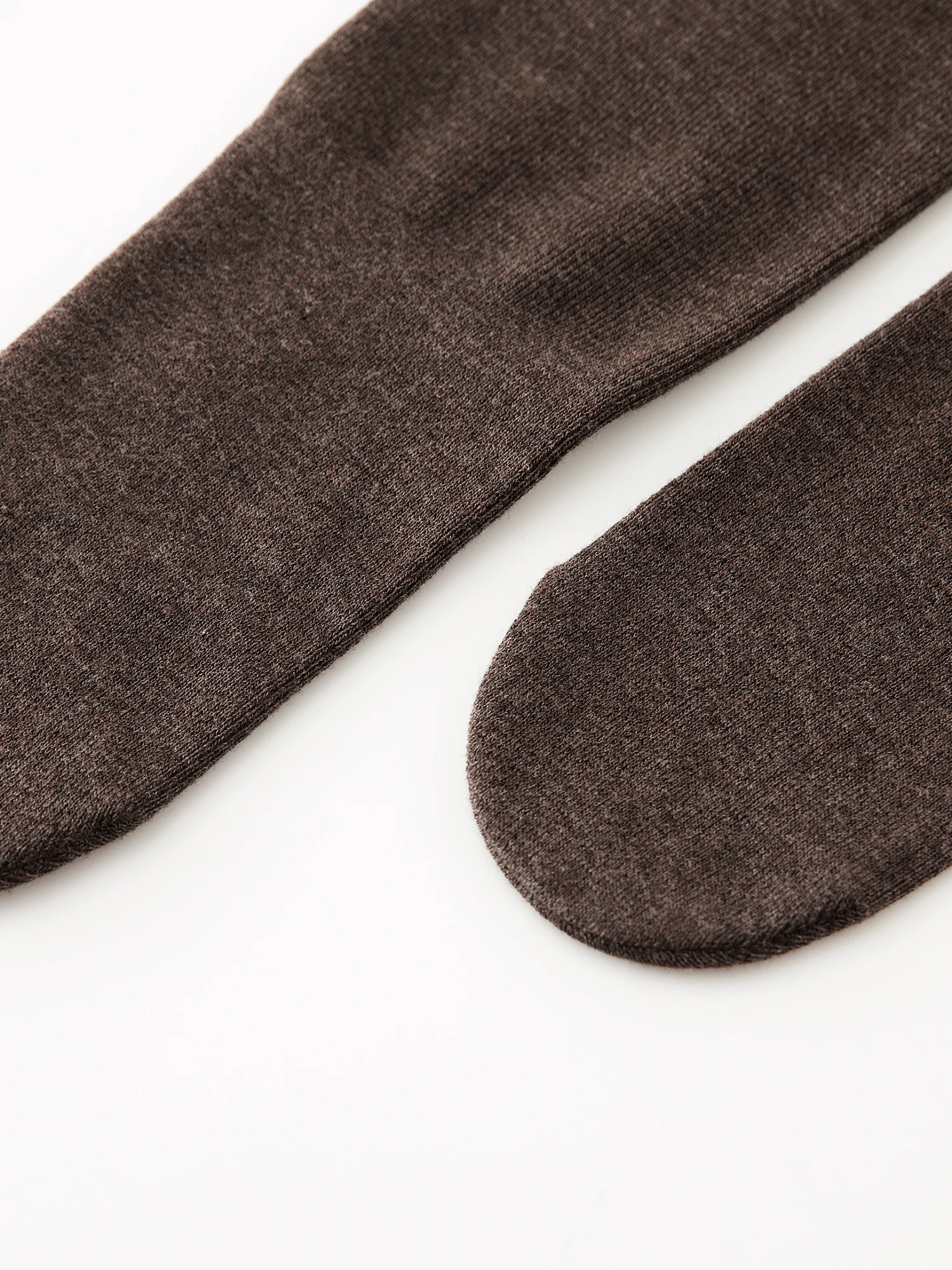 ZIQIAO جوارب طويلة للتخسيس باللون الرمادي المضغوط قليلاً 2025 سراويل ضيقة جديدة بلون القهوة