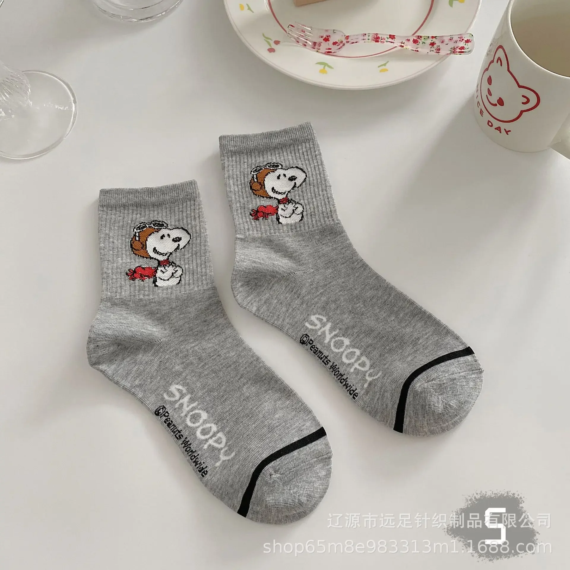 Snoopy Cartoon Cotton Socks Men Sports Breathable Socks Long Tube Cotton Socks Skateboard Casual Men Women Couples Fashion Sock