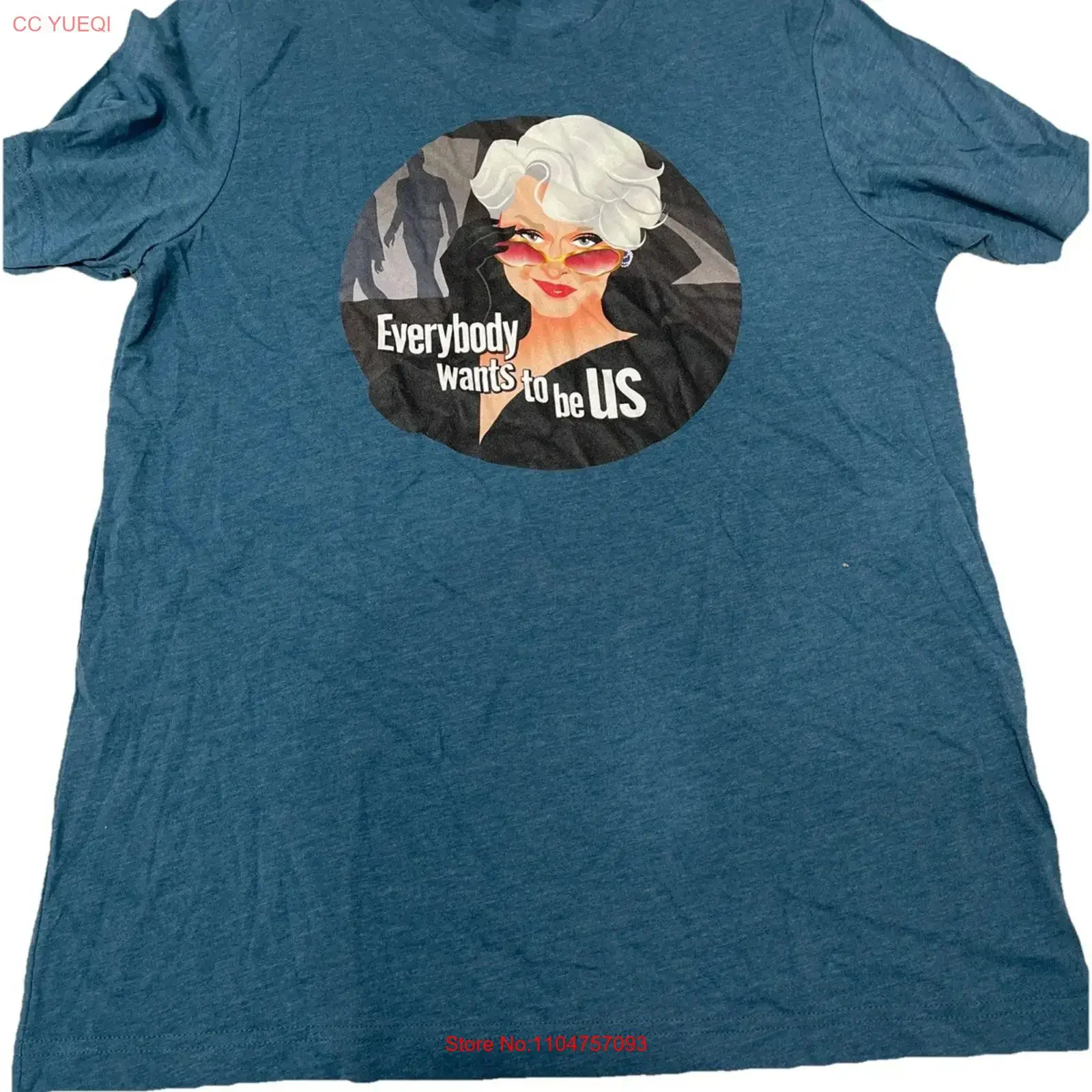 Camiseta Relajada para Mujer Swish Embassy EVERYBODY WANTS TO BE US, Color Verde Azulado Jaspeado, Estilo Vintage Lavado, Cómoda, Versátil, Estilo Urbano