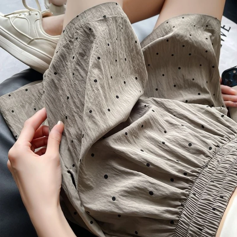 Pantalones cortos informales con estampado de puntos coreano para mujer, pantalones cortos holgados con cintura elástica y bolsillos de pierna ancha, ropa de calle suave y fresca para vacaciones
