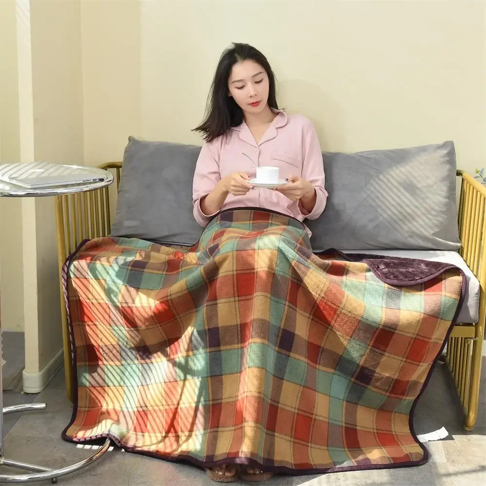 Nadający się do noszenia ciepły koc flanelowy Pluszowy szal w kratę na sofie Zimowe podróże biurowe Zagęszczony leniwy koc na drzemkę dla kobiet