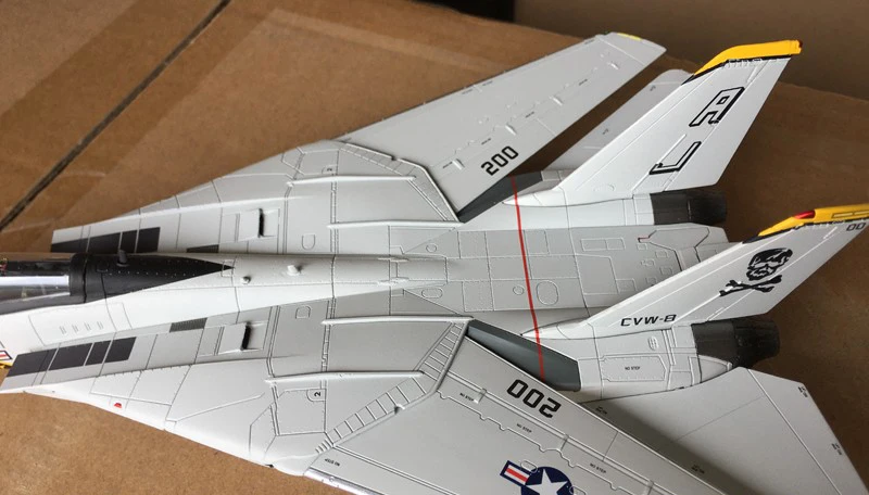 Feine 1/72 UNS F-14A Kämpfer Modell VF-84 Piraten Flagge Squadron Legierung sammlung modell Fegte flügel winkel kann geändert werden