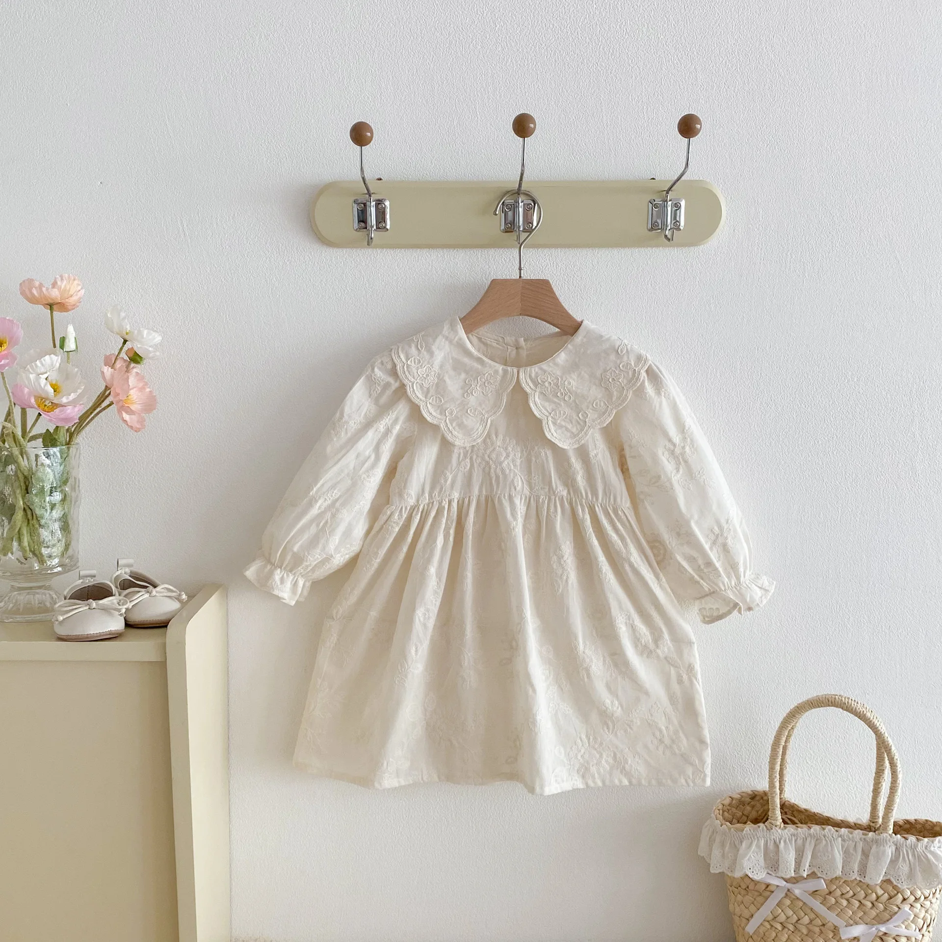 

2025 Autumn New Girls Lace Collar Dress Children Long Sleeve Princess Dress Baby Girl Flower Embroidery Dress Kid Casual Clothes