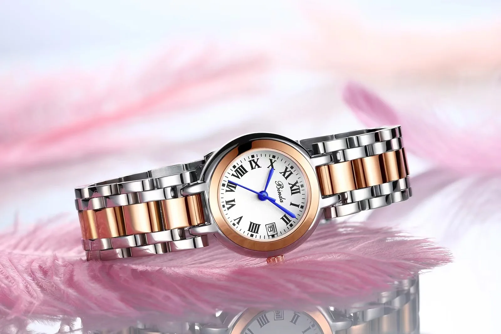 ساعة بيندا كوارتز كلاسيكية أنيقة للنساء مقاس 32 ملم مع سوار ومشبك من الفولاذ المقاوم للصدأ