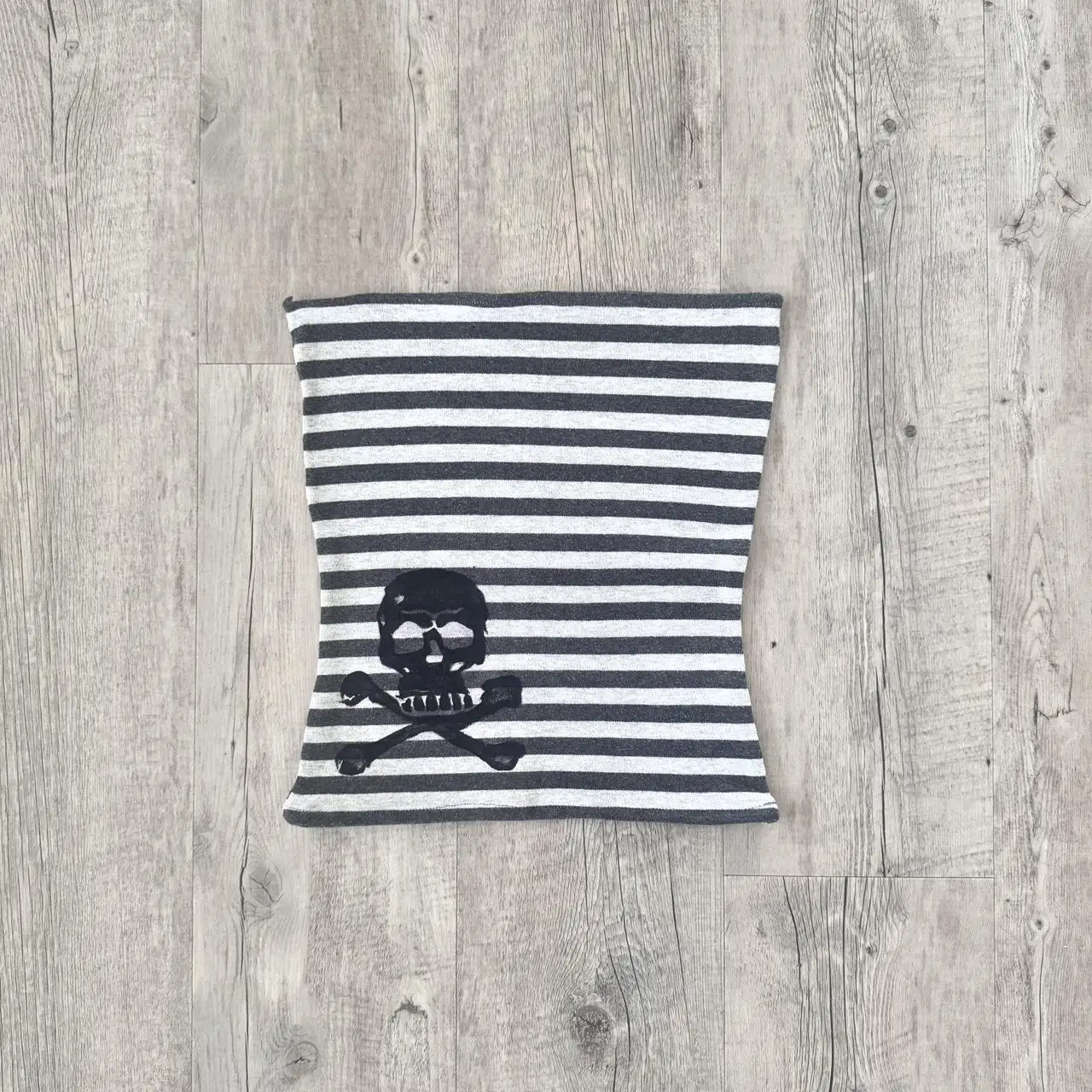 Y2K Sexy Slim Damen-Tanktop mit Streifen und Totenkopf-Print im Retro-Stil, ärmellos, schwarz-grau, für einen gewagten Look.