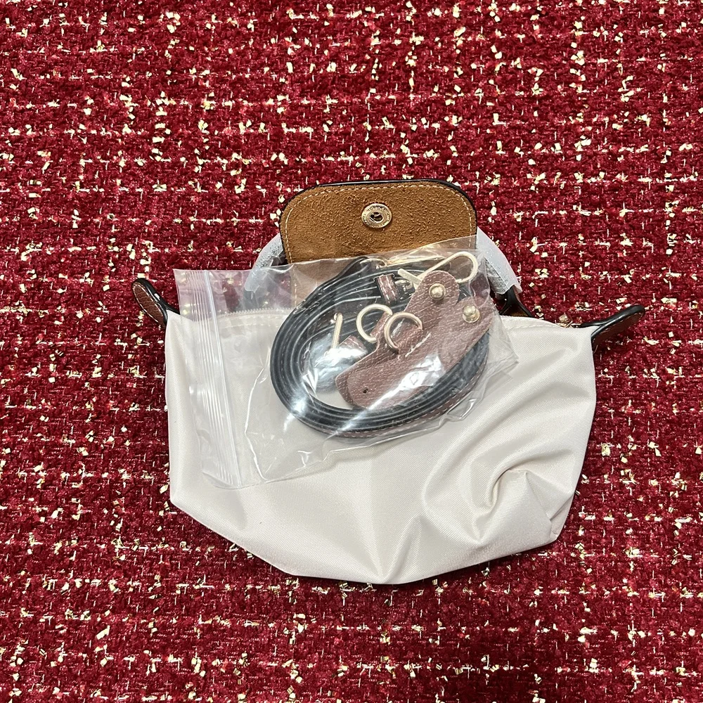 1 セットの高品質 LC 女性用防水ナイロンショルダーバッグファッション取り外し可能なハンドバッグミニバッグ 20*5*11 センチメートル