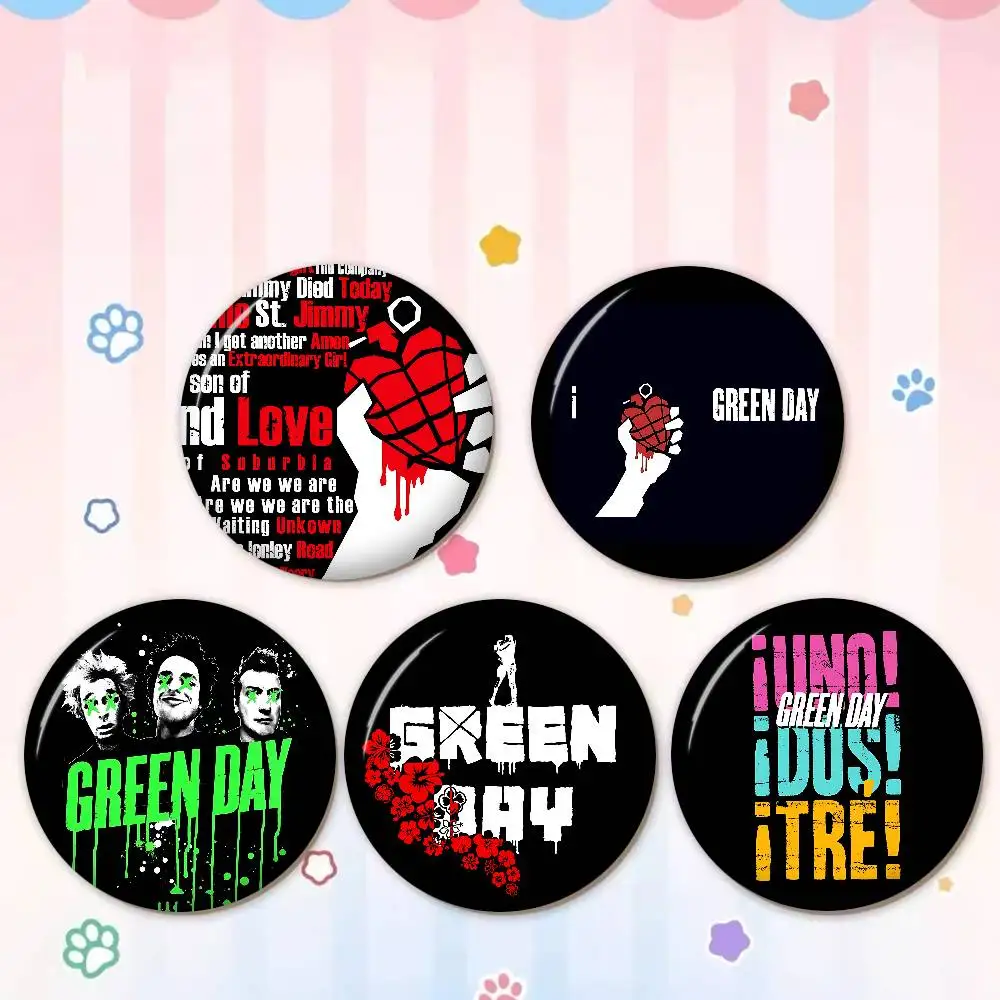 G-Green Day Round Button Pins Slogan Creative Brooches Backpack Clothes Decoration Fashion Cartoon Jewelry Gifts