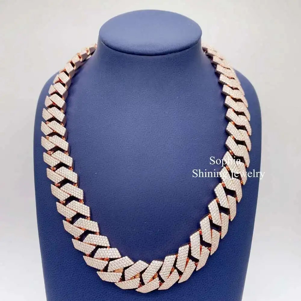 

Fully Iced Pass Diamond Tester Solid Custom Lock 15mm 18mm 3 Link Moissanite Custom Cuban Chain