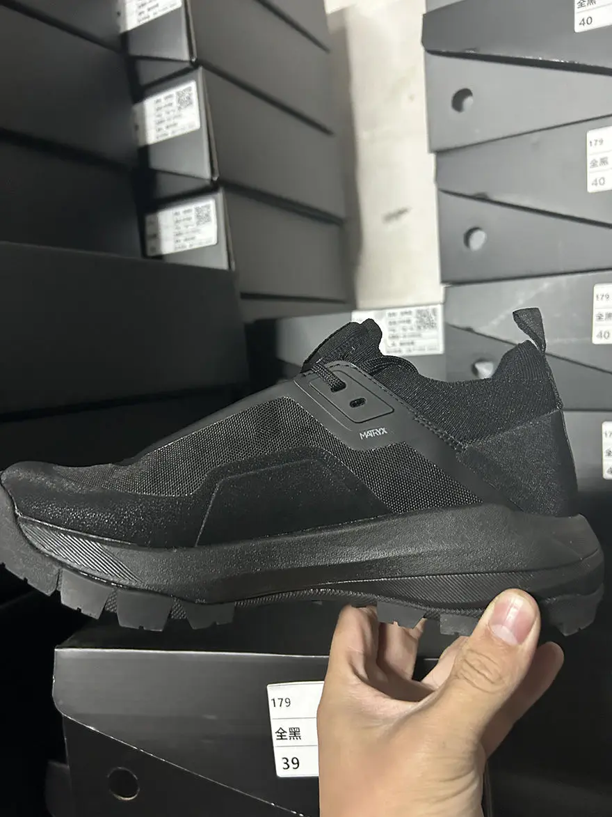 

New 2025 Summer Hot Sale Unisex Wear-resistant Lightweight Breathable Hiking Shoes Casual Hiking Shoes Very Good