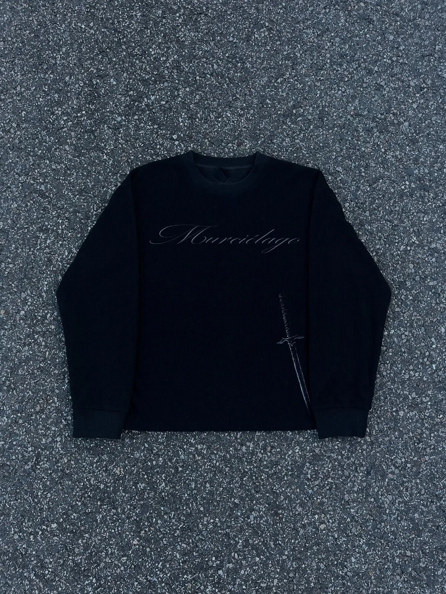 Retro Dark Aesthetic Long Sleeve Tee New Autumn Winter Unisex Loose Casual Personalized Fashionable Basic Top