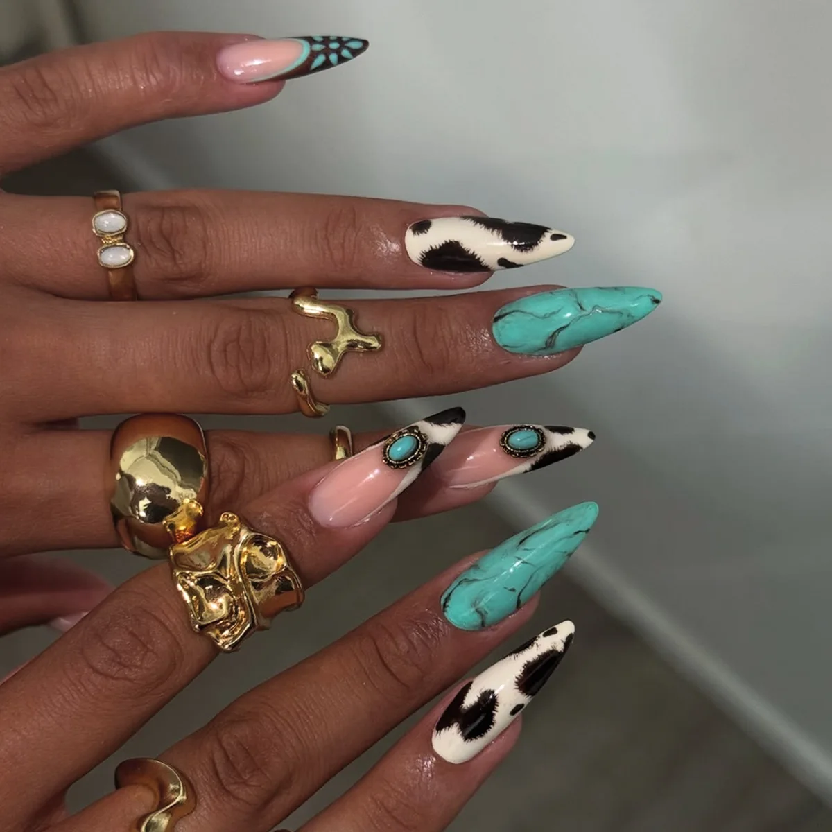 24 قطعة الصحافة الشرير على الأظافر طويلة وأشار الحبر السماوي مخطط الزمرد النمط الأوروبي الأمريكي الأظافر وهمية منفعل يمكن ارتداؤها الأظافر للنساء
