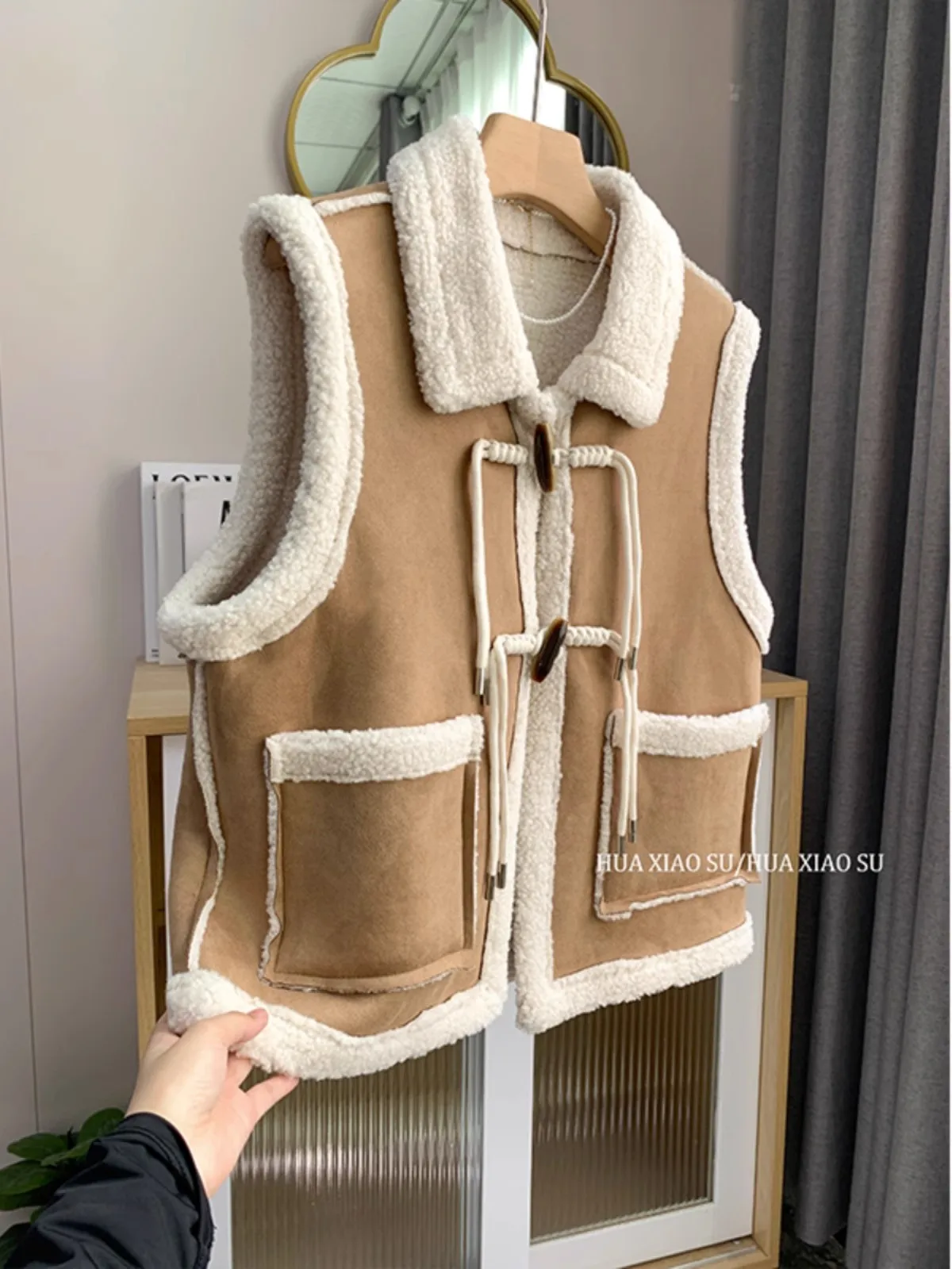 Fur Vest Women Faux Sheepskin Fur Waistcoat Chic Lady Faux Leather Fleece Warm Vest Woman Sleeveless Jacket Fall Winter