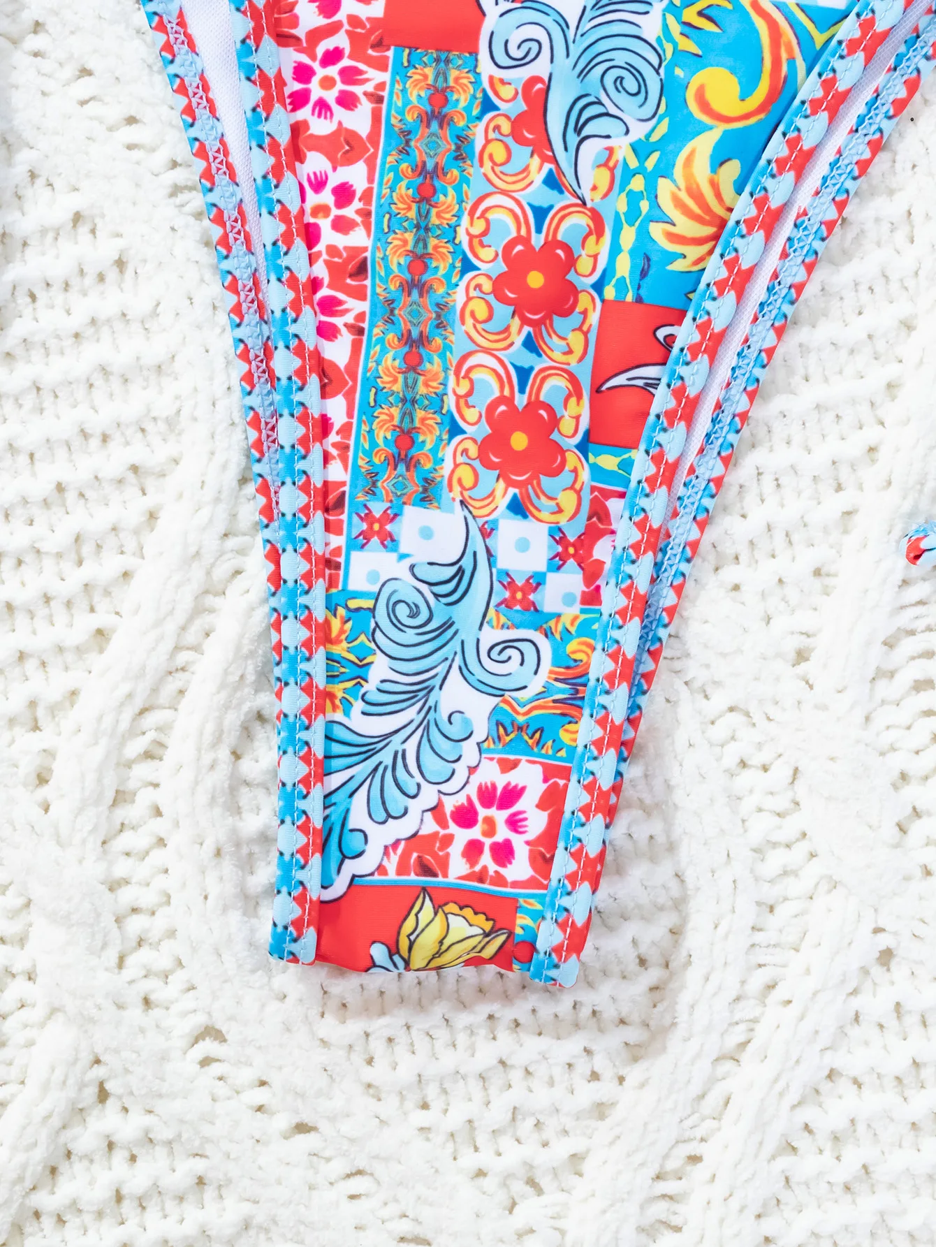 Set bikini stampato colorato per donna Reggiseno a triangolo perizoma sexy Costume da bagno 2 pezzi Reggicalze Backless Beach Vacation Costumi da bagno 2024