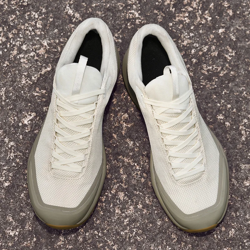 

Couple Style Outdoor Hiking Shoes Breathable Odor Resistant Mesh Fabric Anti Slip Height Increasing Sports Leisure Shoes