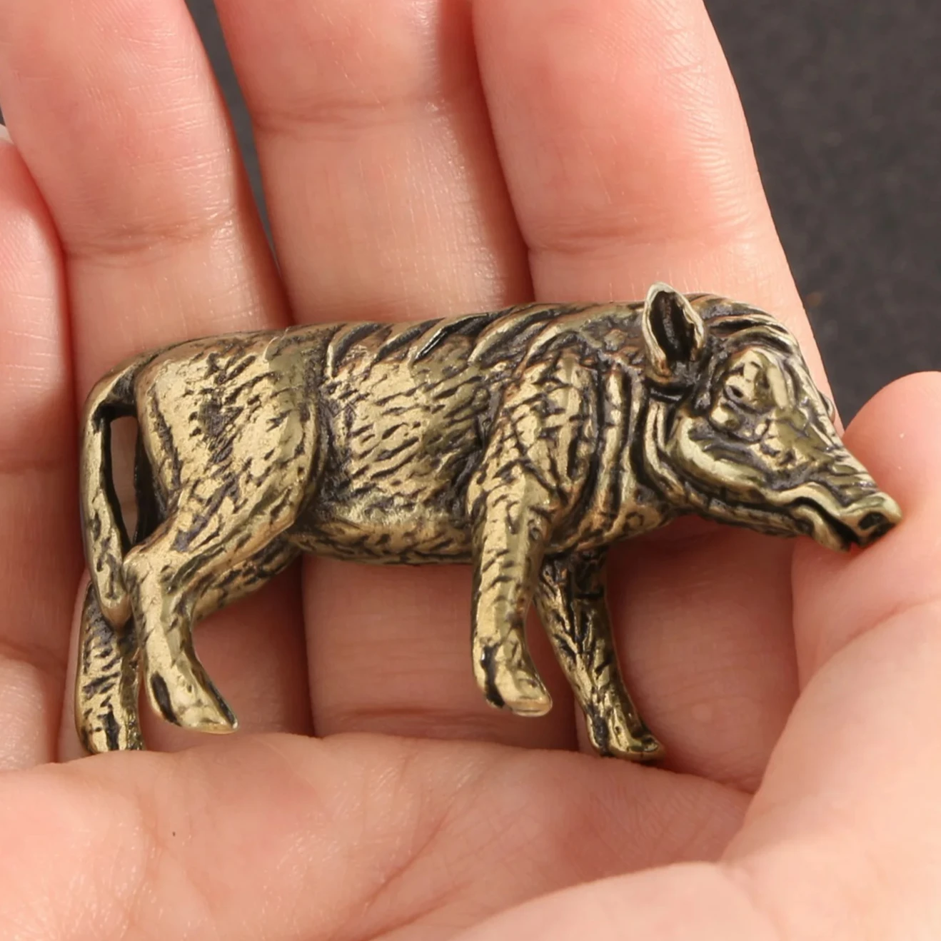Handcrafted Brass Boar Statue Vintage Style Decorative Gift for Animal Lovers Chinese Zodiac Pig Brass Statue