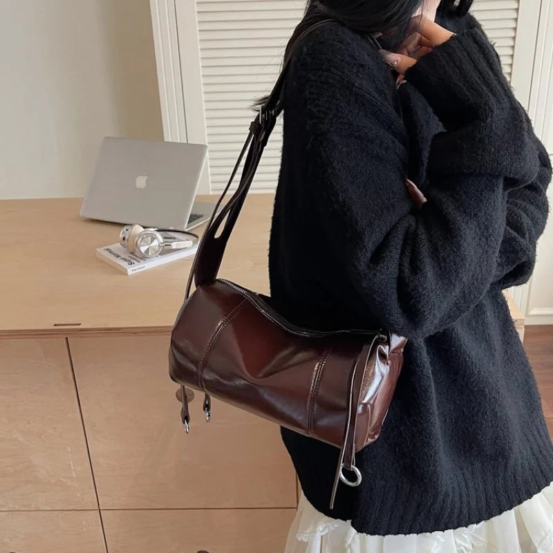 

Sophisticated Ladies Messenger Bag Made Of Nubuck Leather Boasting Trendy Belgium High-End Lightweight Soft Daily Look